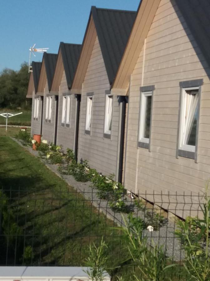 Bajkowe Chatki Rusinowo  Exteriör bild